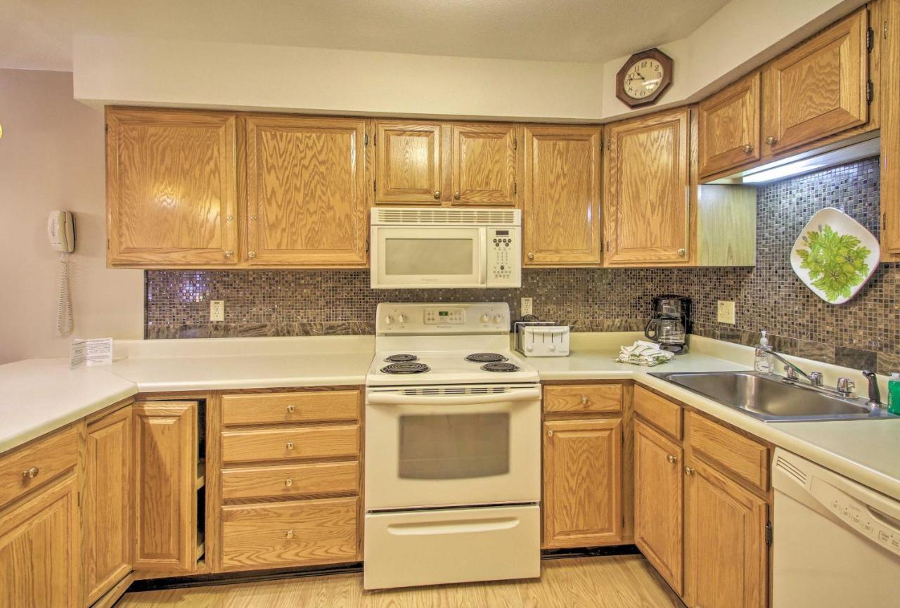 Lincoln Resort Condo With Pool Access - Near Hiking! Екстериор снимка